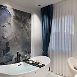 ゲストハウス Dama Luxury ポンペイ