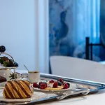 Dama Luxury ゲストハウス 4*